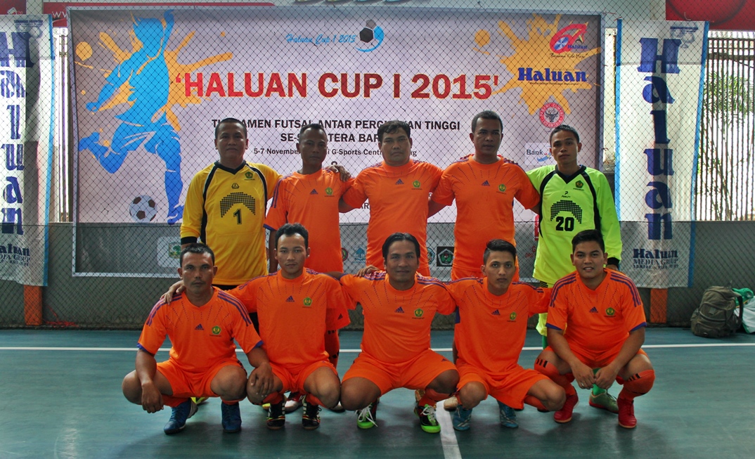 tim_futsal_dosen-tenaga_kependidikan_universitas_bung_hatta_dalam_haluan_cup_i