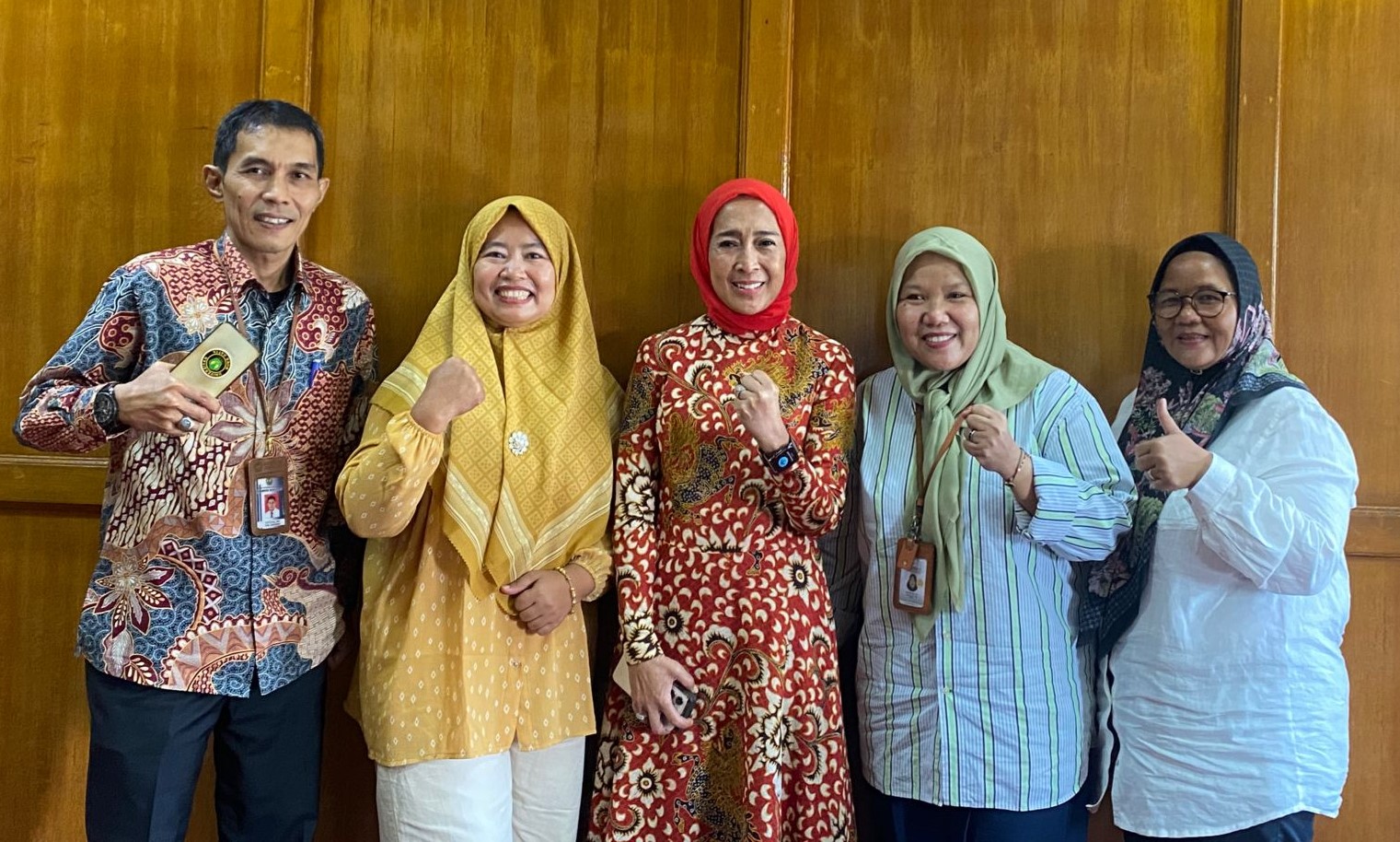 Rektor Universitas Bung Hatta, Terima Kunjungan Tim Ahli Anggota DPR RI Lisda Hendrajoni Jajaki Penyaluran Beasiswa KIP-K Calon Mahasiswa Baru