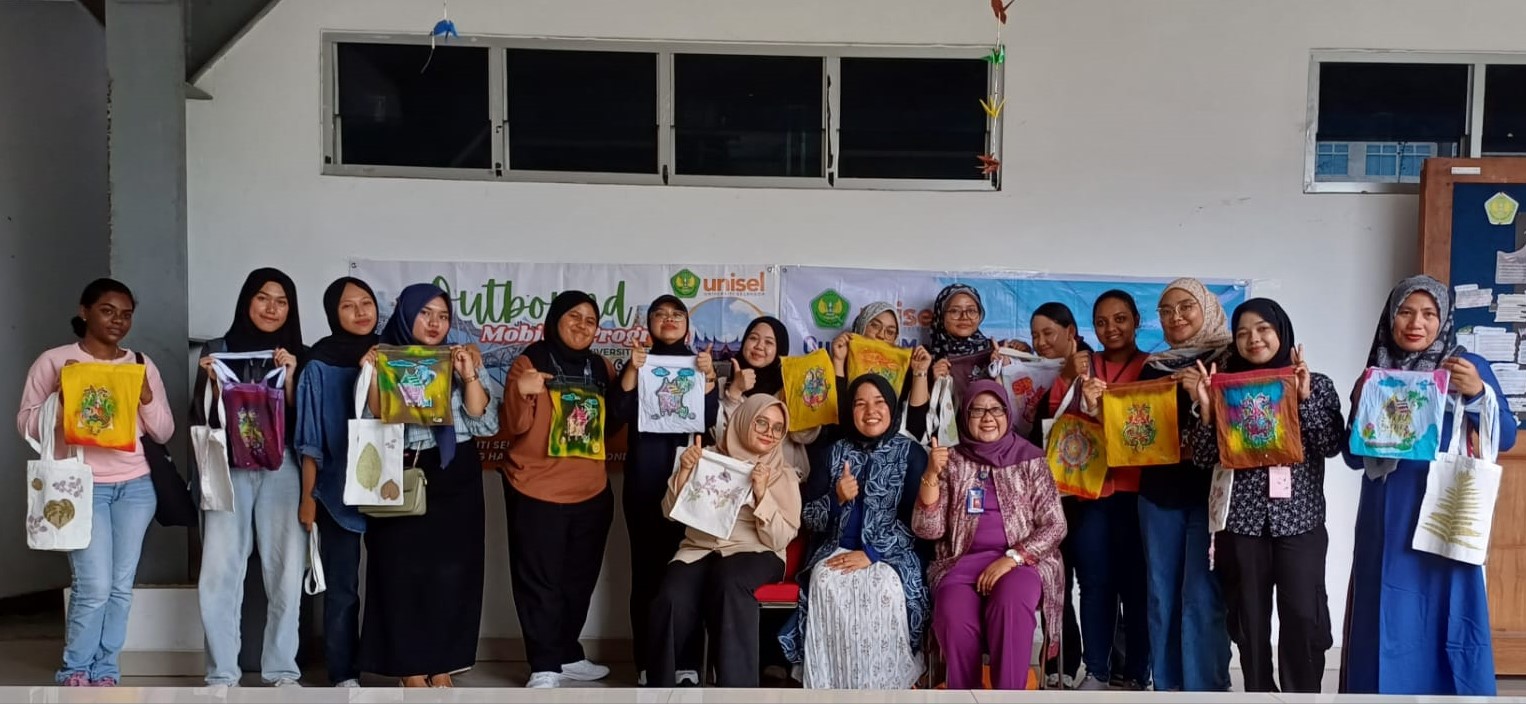 program_student_mobility_universitas_selangor_malaysia_pelajari_pembuatan_batik_tulis_motif_minang