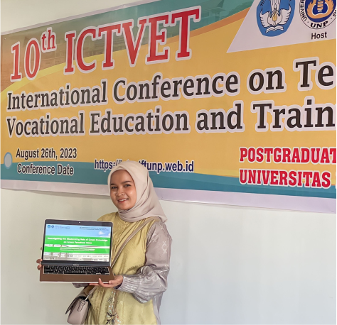 _duta_universitas_bung_hatta,_azizah_juwita_hadrus_berbicara_di_forum_riset_internasional