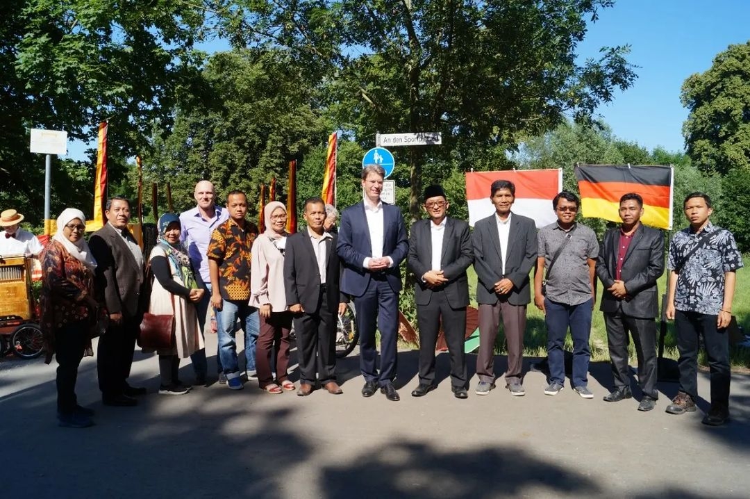 Bersama Wali Kota Padang, Dekan FTSP Universitas Bung Hatta Diundang secara Khusus dalam Peresmian Jembatan 'Padang Brucke' di  Hildesheim Jerman