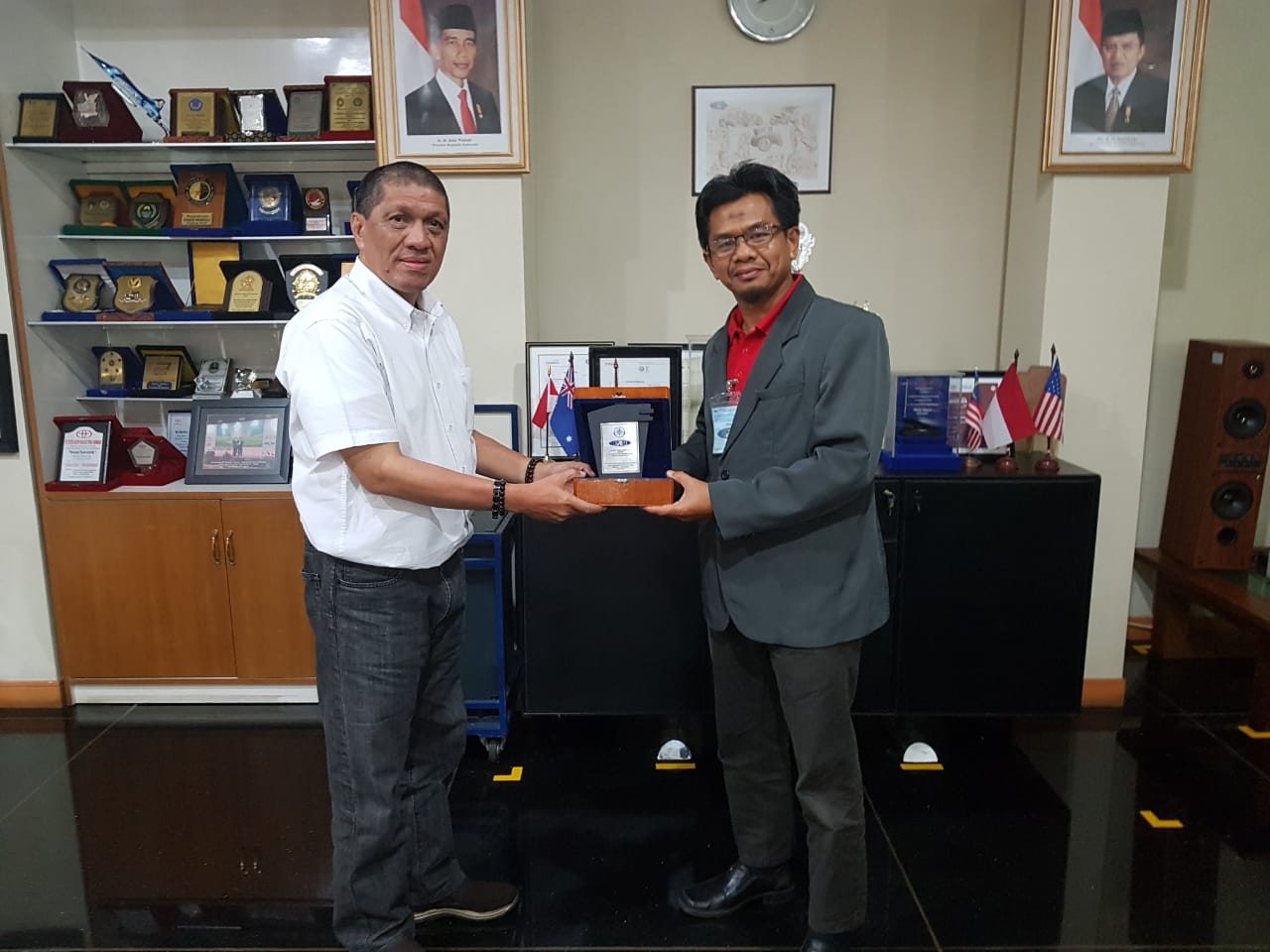 Dekan FTI, Dr. Hidayat, S.T., M.T., IPM kunjungi PT Perkakas Rekadaya Nusantara (PRN) 