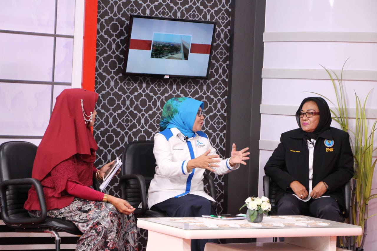 Dra. Susi Herawati, M. Pd., Sekjend. Arti Pena di Undang dalam Dialog Interaktif di Padang TV