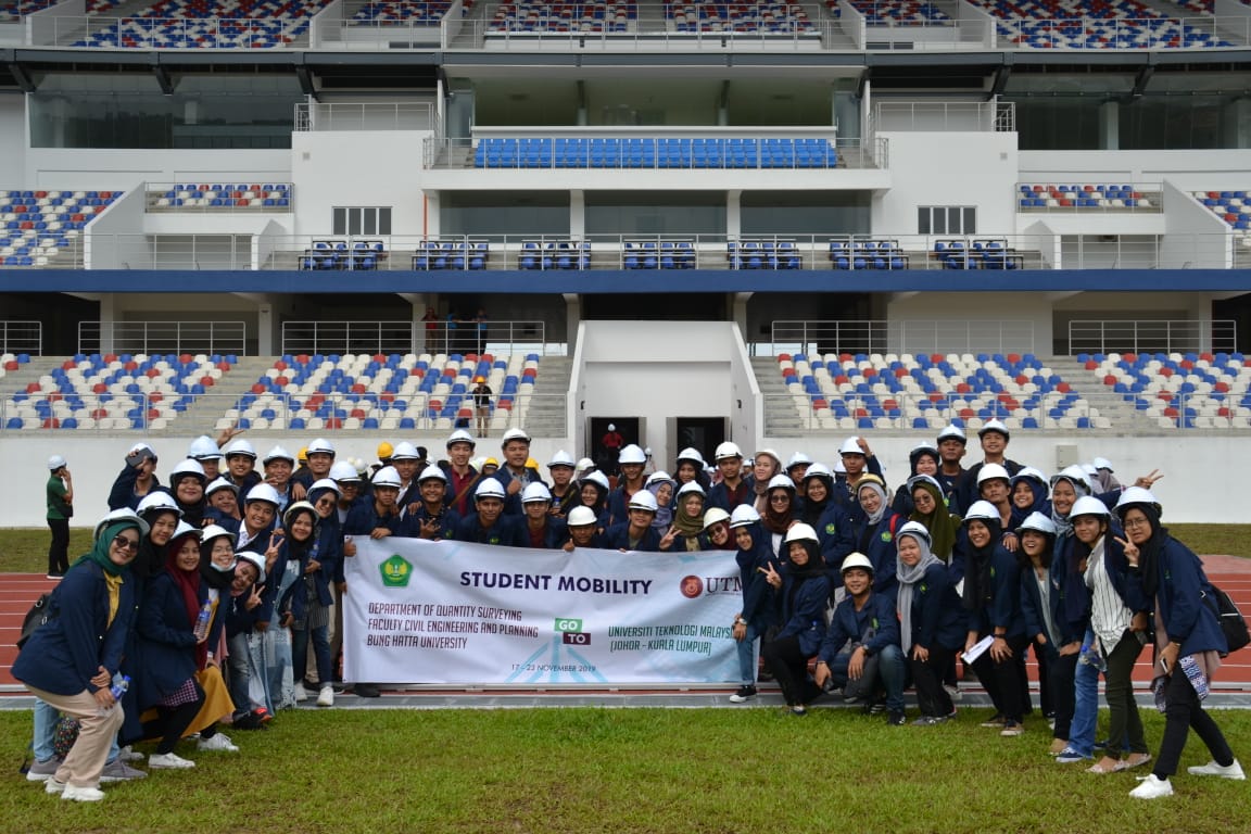 Napak Tilas Mahasiswa Teknik Ekonomi Konstruksi Student Mobility ke UTM, Johor Baru