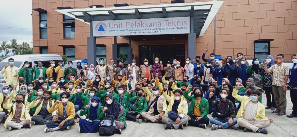 dosen_dan_mahasiswa_universitas_bung_hatta_tanggap_darurat_korban_dampak_gempa_di_kab._pasaman_barat_dan_kab._pasaman