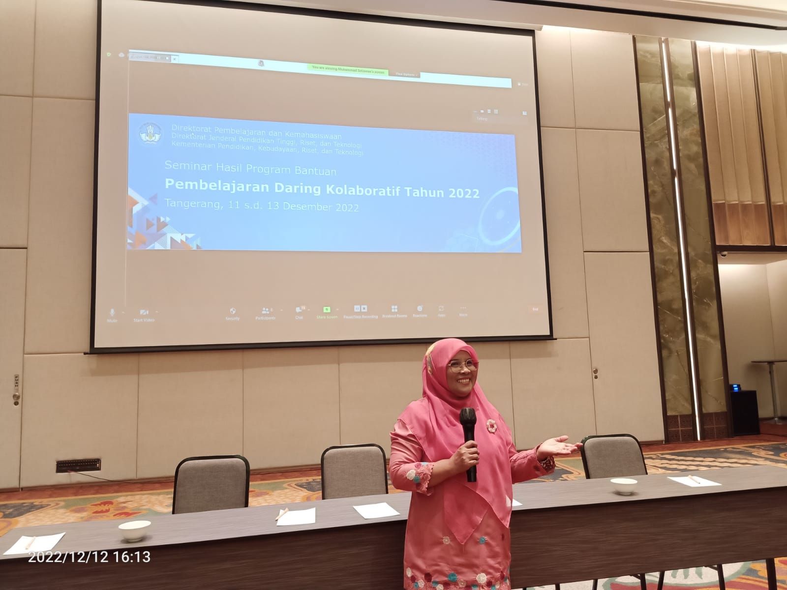 dra._zulfa_amrina,_m._pd.,_ikuti_seminar_hasil_program_bantuan_pembelajaran_daring_kolaboratif_tahun_2022