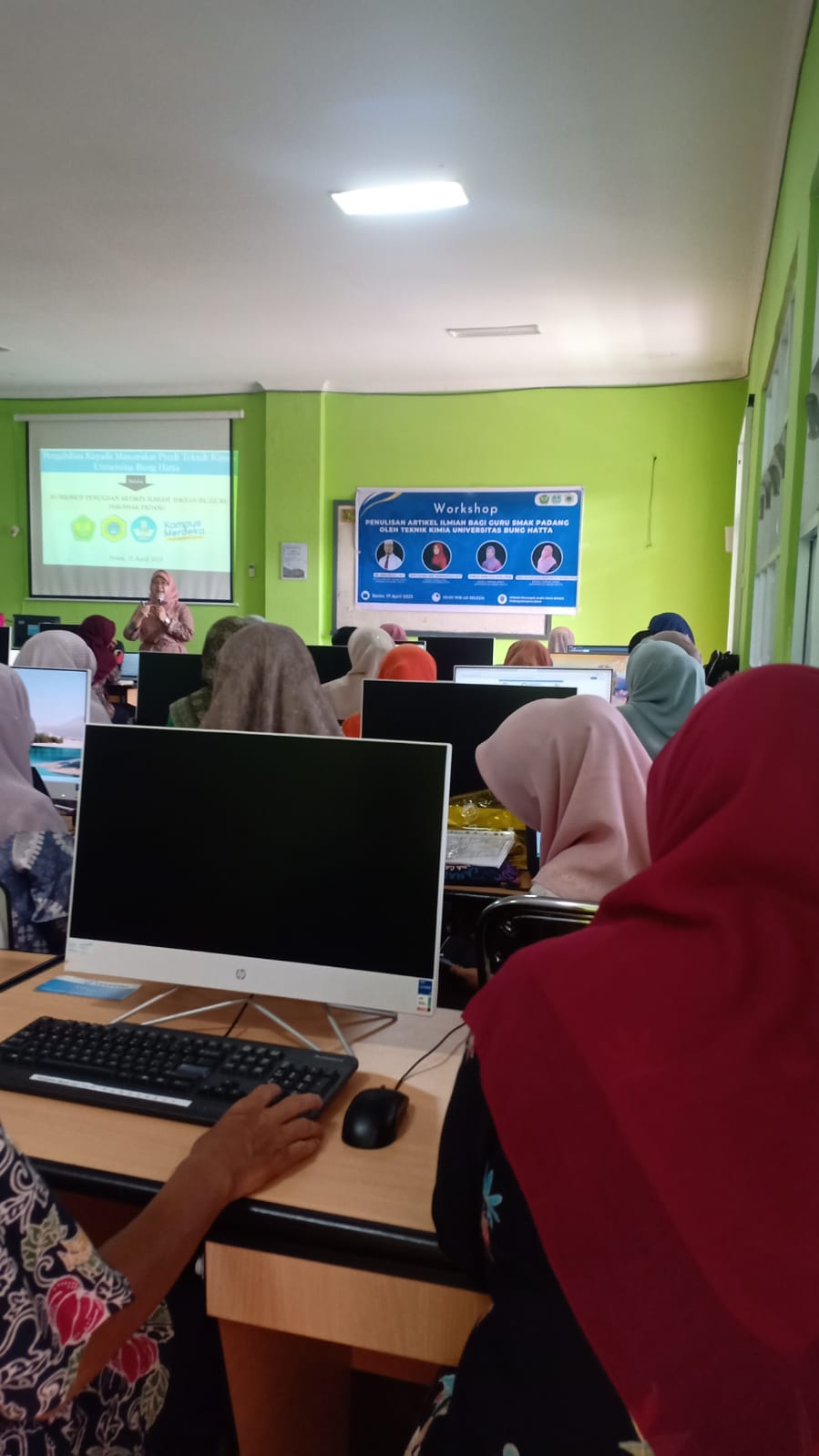 Prodi Teknik Kimia FTI Universitas Bung Hatta Adakan Workshop Penulisan Artikel Ilmiah bagi Guru SMAK Padang: "Optimis Terbit di 5 Jurnal Terindeks Scopus dan Sinta