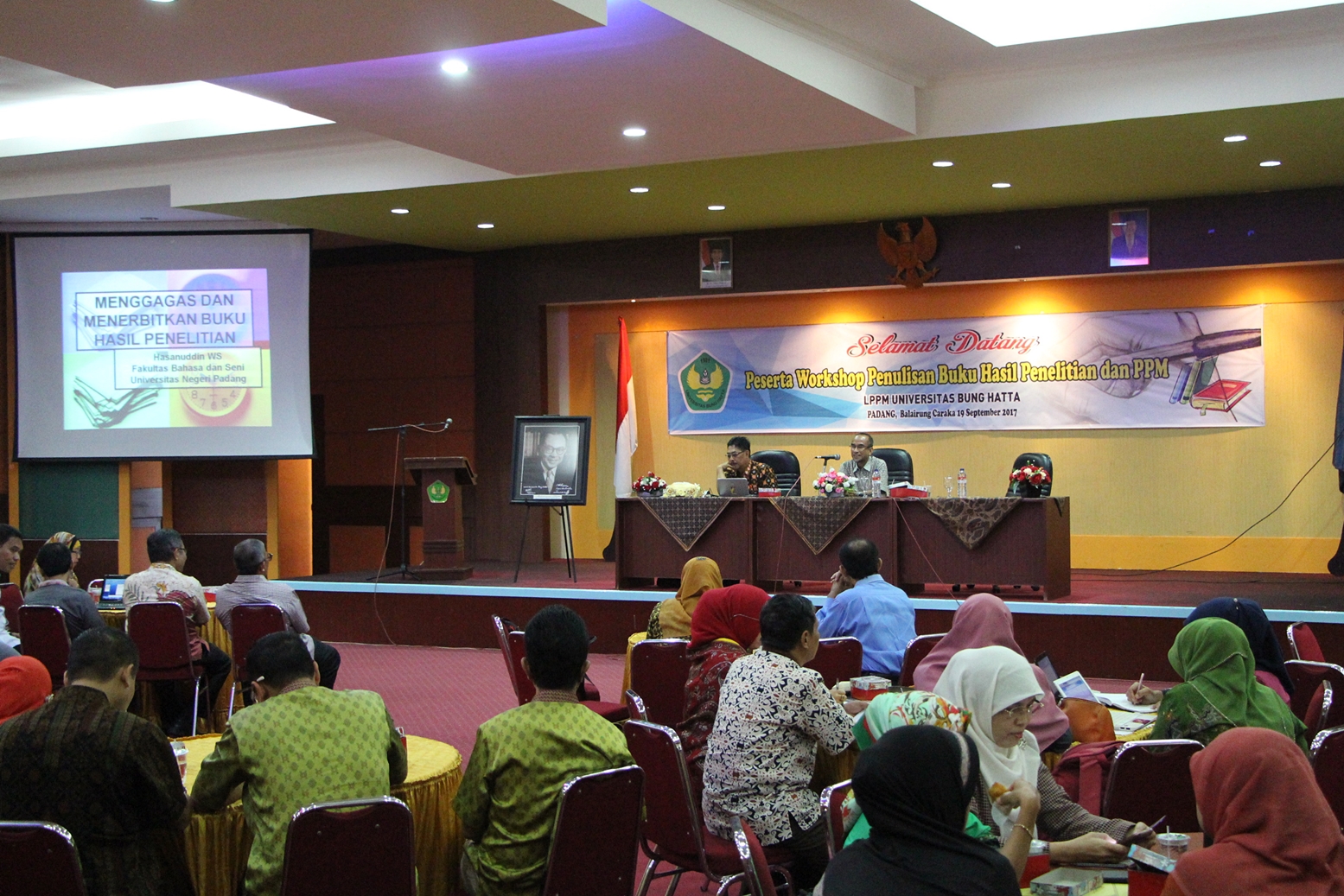 lppm_universitas_bung_hatta_selenggarakan_wokshop_penulisan_buku_hasil_penelitian_dan_pkm