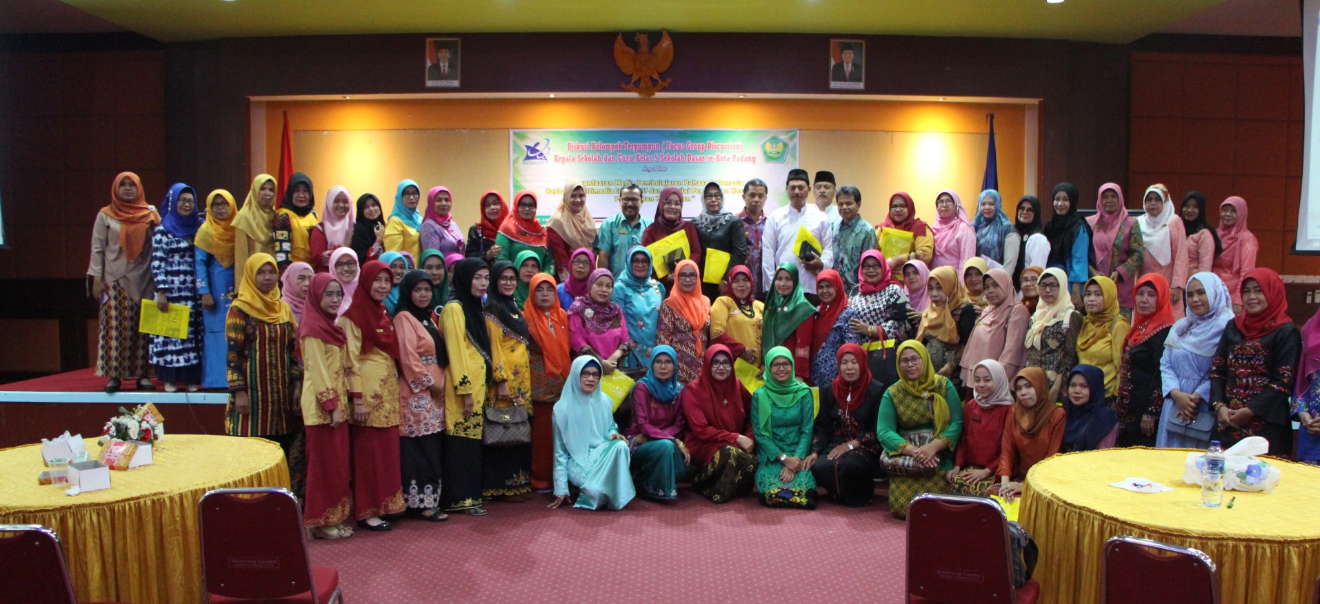 Tim Peneliti FKIP UBH Menggelar FGD bagi Guru se-Sumatra Barat