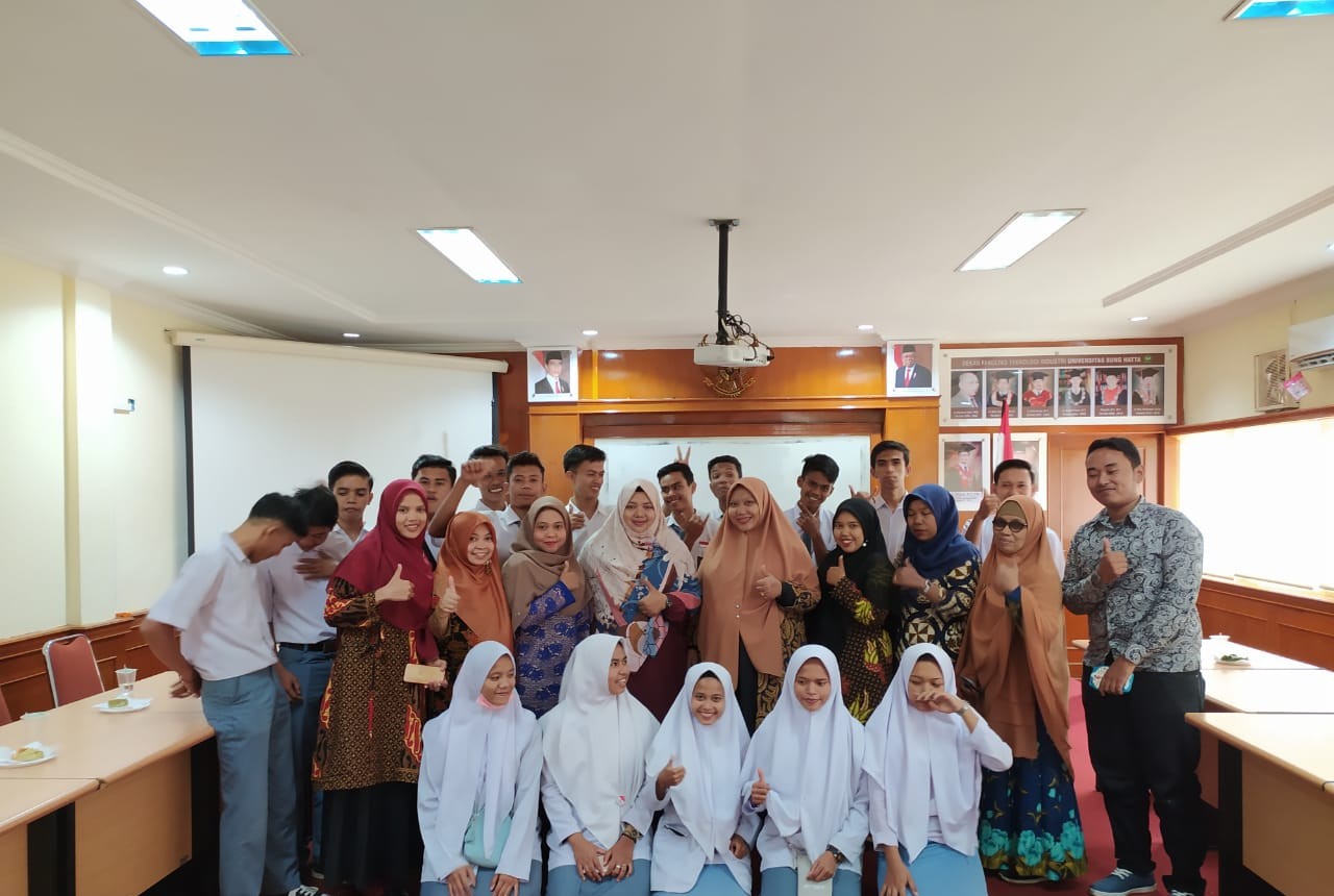 Prodi TRKJ FTI Universitas Bung Hatta Dikunjungi SMK Subulussalam Pasaman Barat