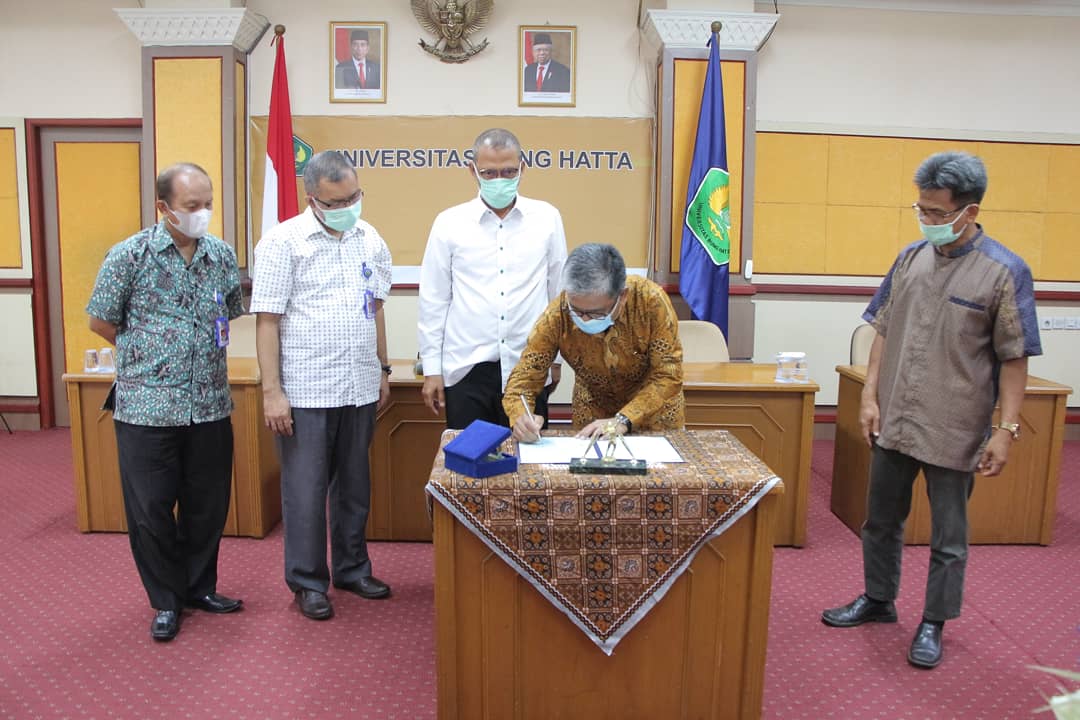 MoU Universitas Bung Hatta dengan Yayasan Madani