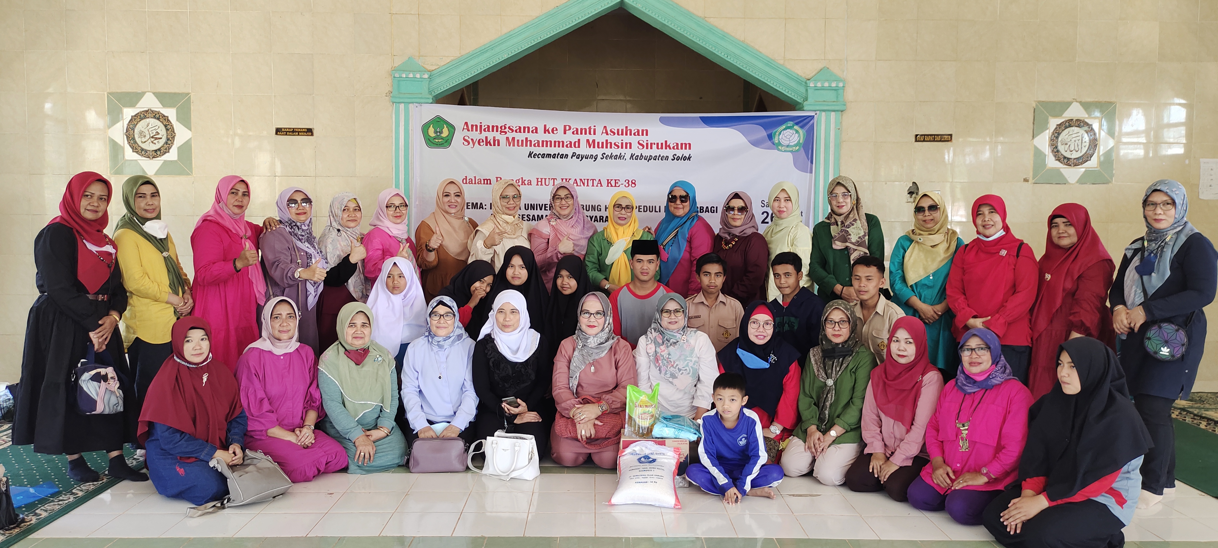 ikanita_universitas_bung_hatta_peduli_dan_berbagi_ke_pantai_asuhan_syekh_muhammad_muhsin_kab._solok