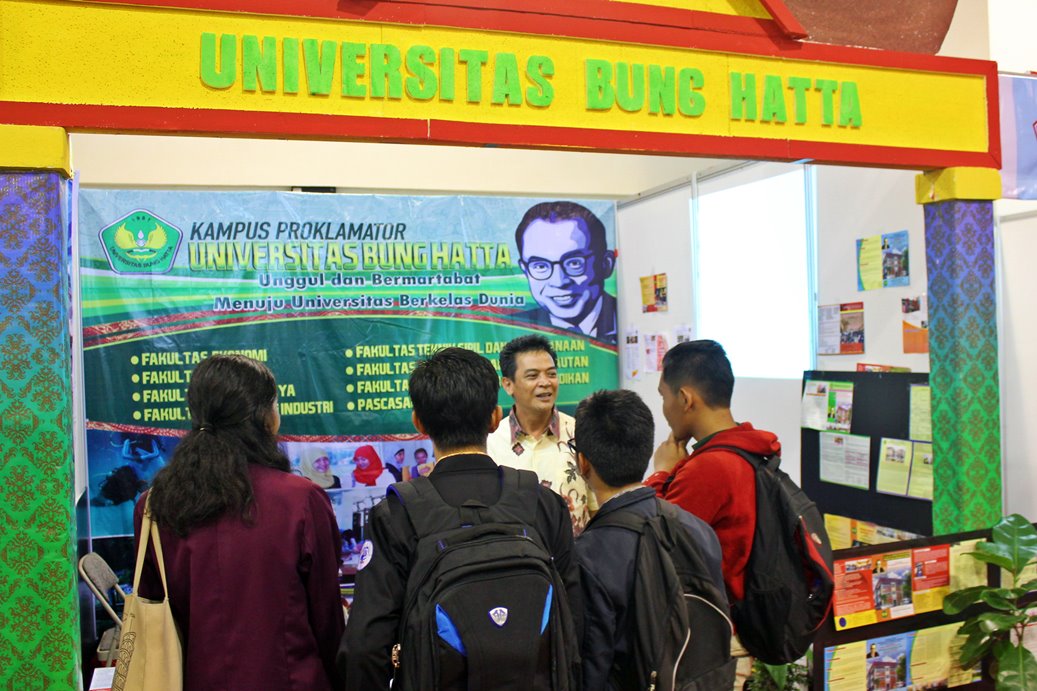 Batam Tread Expo 2054: Perkenalkan Program Studi Universitas Bung Hatta