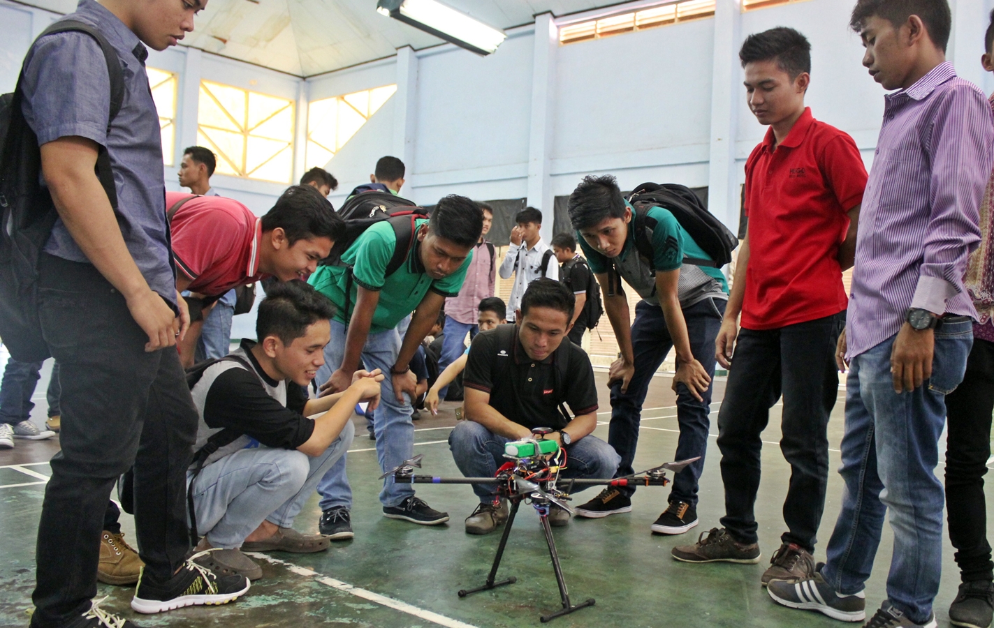 jurusan_teknik_mesin_universitas_bung_hatta_sosialisasikan_teknologi_dron