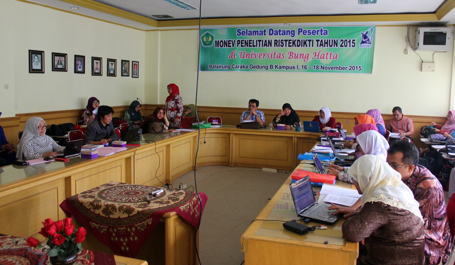 universitas_bung_hatta_jadi_tempat_monev_peneltian_ristekdikti_2015