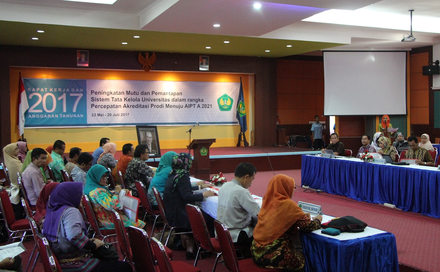 universitas_bung_hatta_adakan_sidang_plano_ii_rkat_tahun_2017