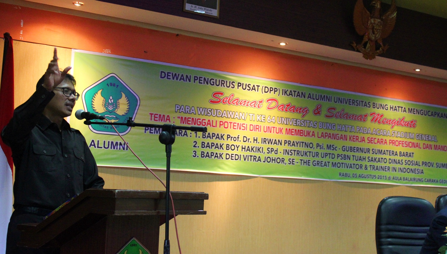 dpp_alumni_universitas_bung_hatta_berikan_pembekalan_calon_wisudawan_ke-64