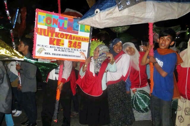 mahasiswa_kkn-ppm_ubh_bungus_meriahkan_hut_kota_padang_ke-345