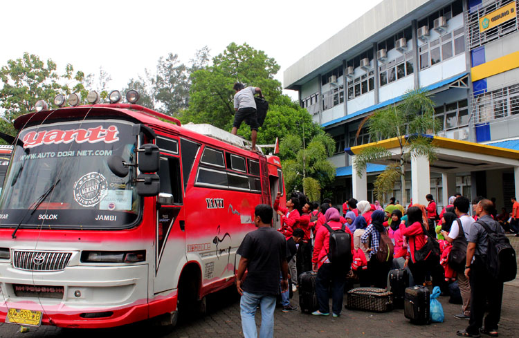 camat_dan_walinagari__se-tanah_datar_terima_292mahasiswa_kkn-ppm_ubh