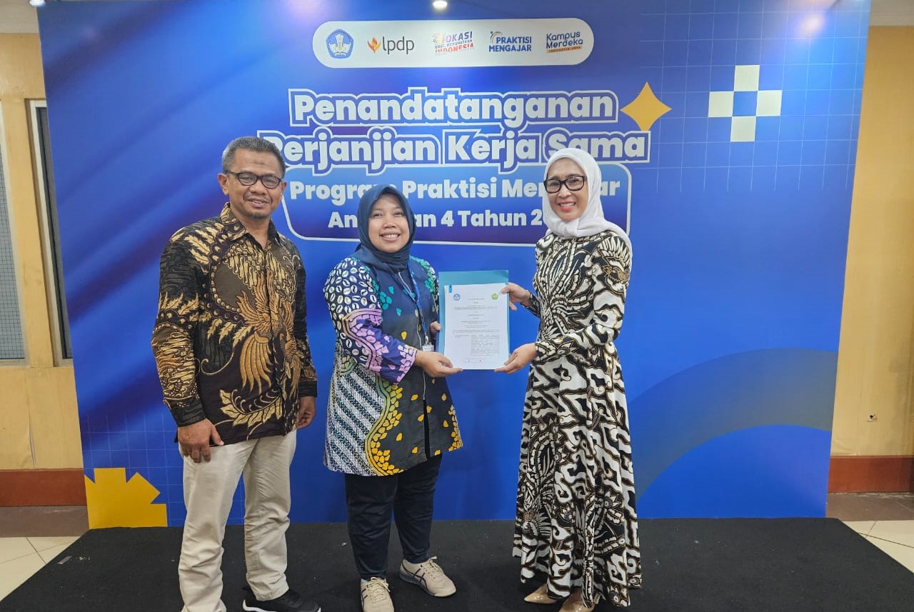 universitas_bung_hatta_dan_200_perguruan_tinggi_se-indonesia_tandatangani_pks_program_praktisi_mengajar_angkatan_iv-2024_kemendikbudristek