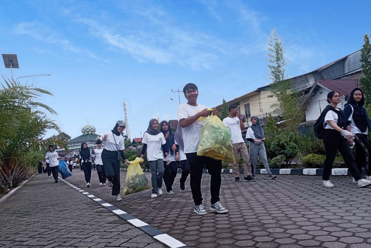 Plogging Pendikar Mahasiswa Universitas Bung Hatta, Kumpulkan Setengah Ton Sampah