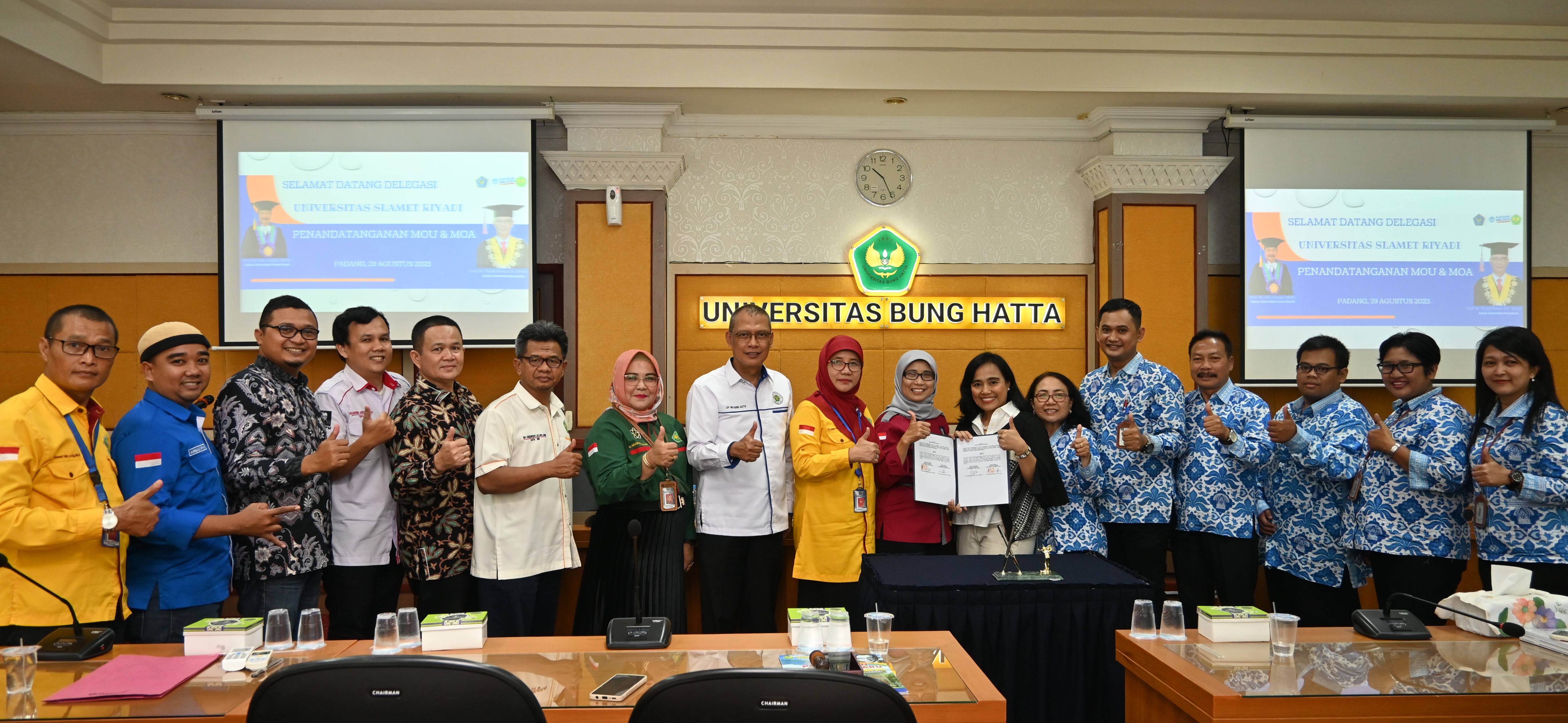 universitas_slamet_riyadi_surakarta_teken_mou_dengan_universitas_bung_hatta,_hantar_8_mahasiswa_pmm