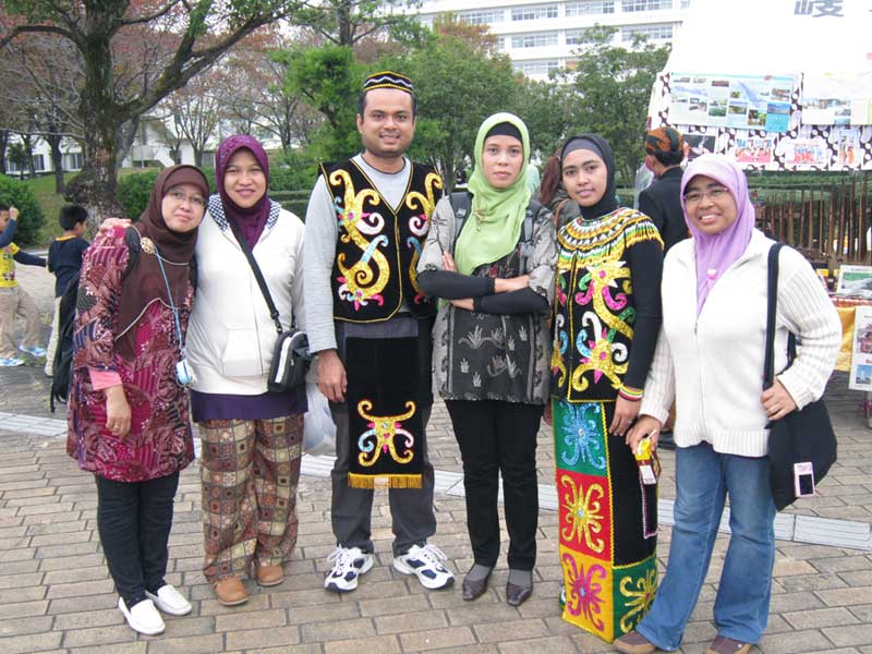 dosen_teknik_kimia_ubh_ikuti_festival_gifu_university_di_jepang