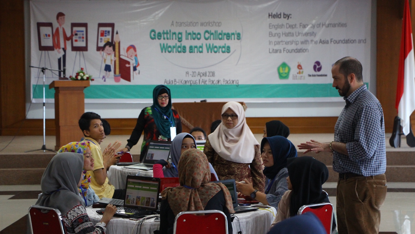 Sastra Inggris Universitas Bung Hatta Adakan Workshop Menerjemahkan Buku Cerita Anak-Anak