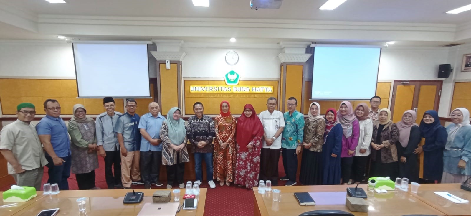 Rektor Universitas Bung Hatta Sambut Kunjungan dari Universitas Islam Indonesia