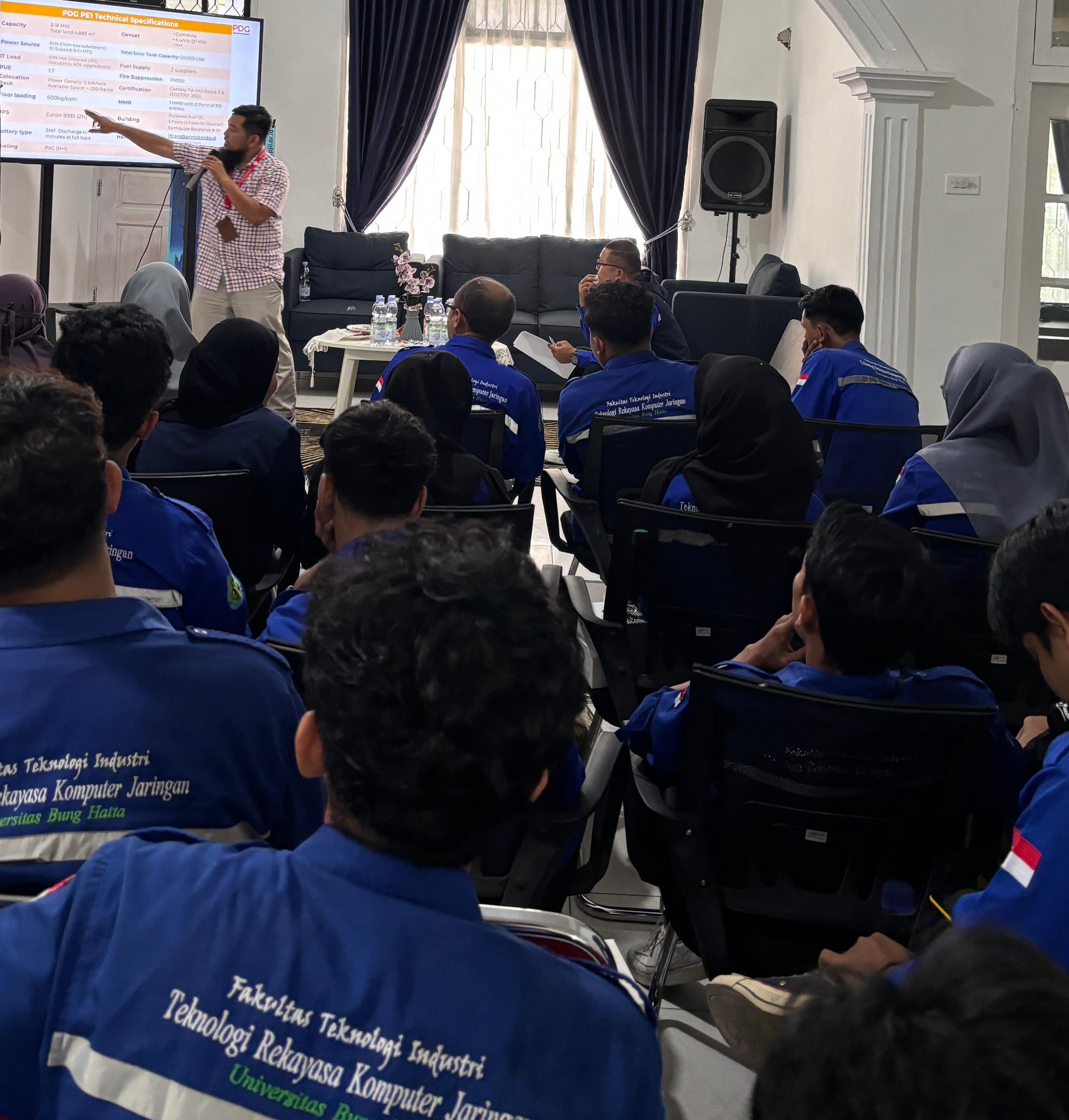 mahasiswa_program_studi_rekayasa_teknologi_komputer_jaringan,_kunjungi_asosiasi_penyelenggara_jasa_internet_indonesia