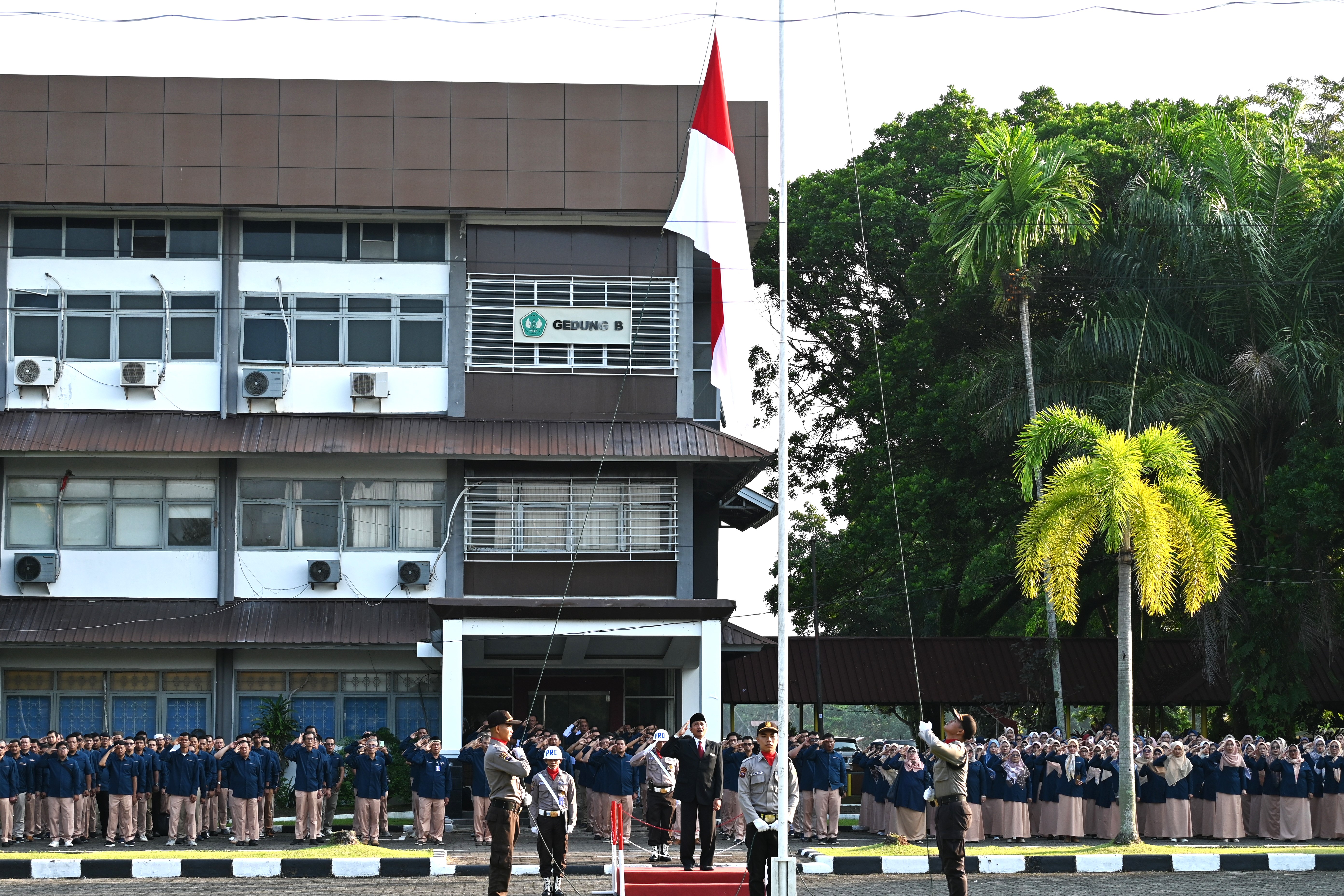 upacara_hut_ri_ke_79_di_lingkungan_universitas_bung_hatta