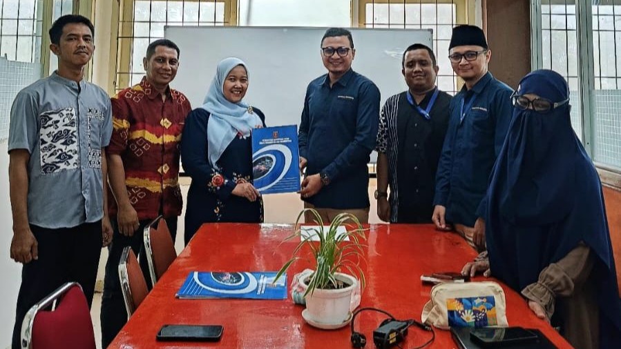 TRKJ Universitas Bung Hatta dan Diskominfo Agam Perkuat Program Pemerintahan Digital 