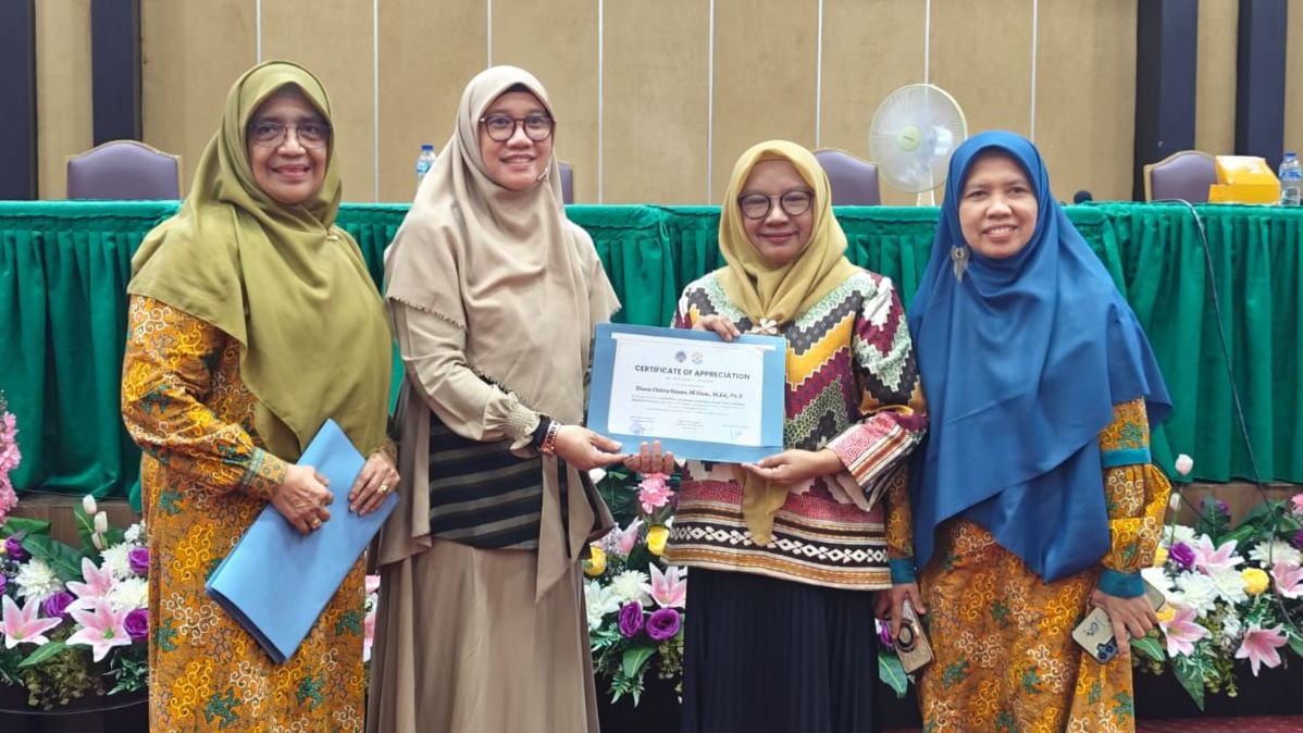 Dekan FIB Universitas Bung Hatta Jadi Narasumber Future Study Insight di UNP
