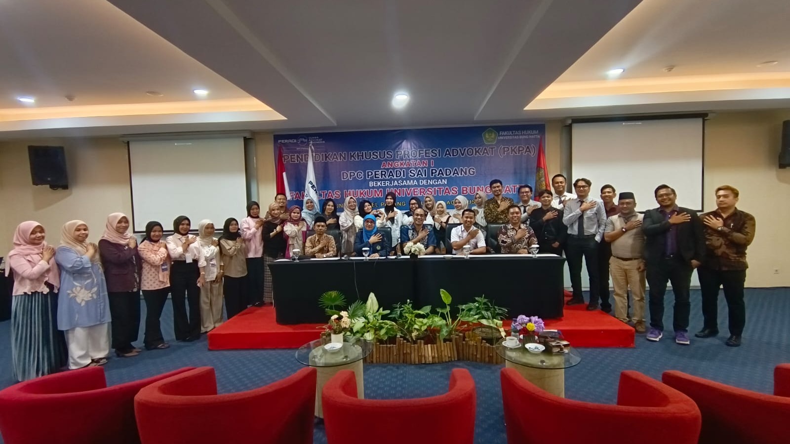 FH Universitas Bung Hatta dan DPC PERADI SAI Padang Cetak 27 Calon Advokat Melalui PKPA Angkatan I