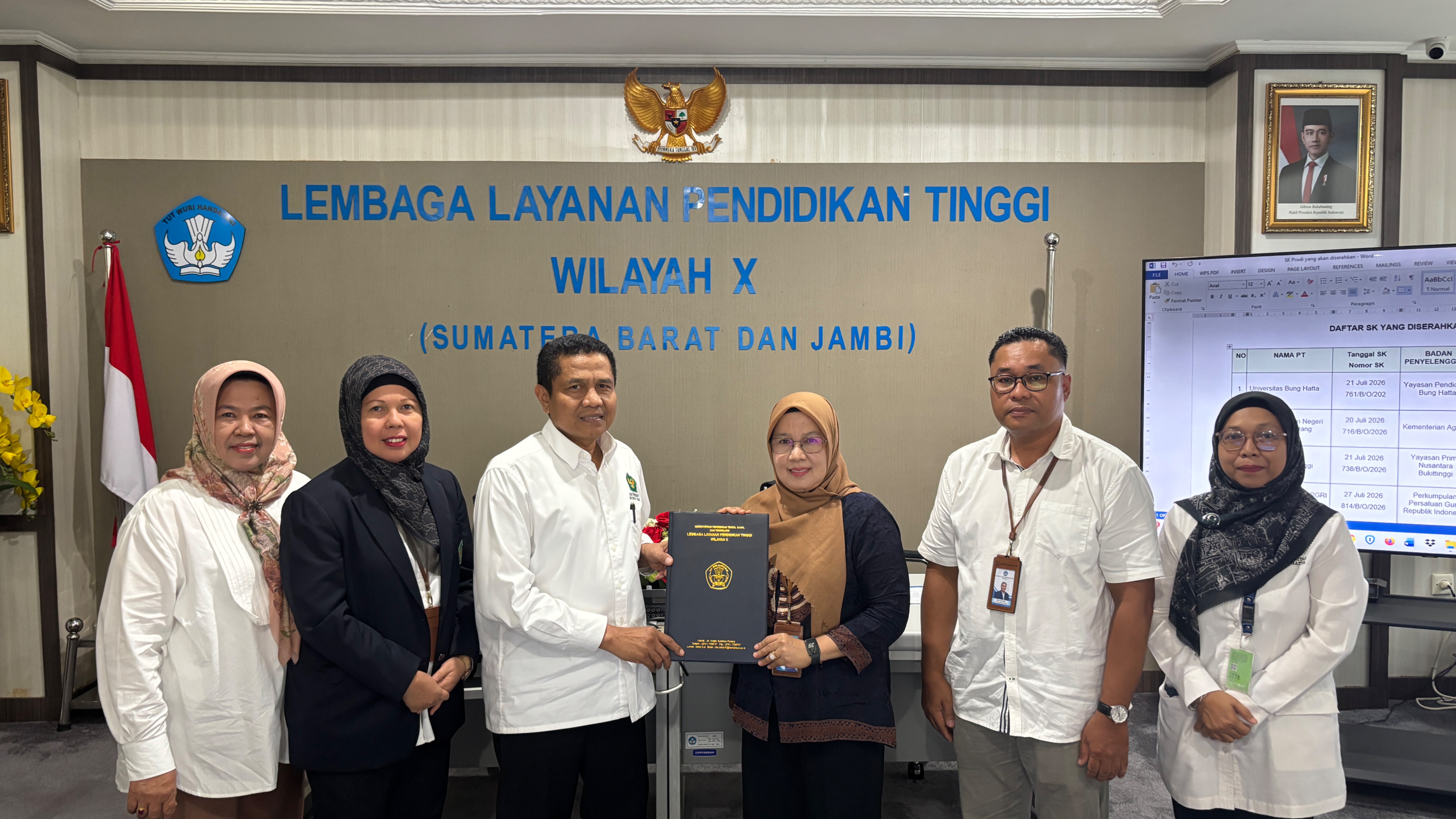 Universitas Bung Hatta Terima SK Izin Prodi Energi Terbarukan dari LLDikti Wilayah X
