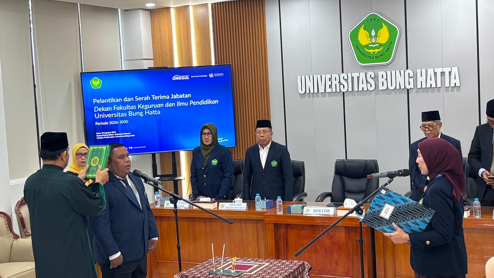 Rektor Universitas Bung Hatta Lantik Dekan FKIP Periode 2026–2030