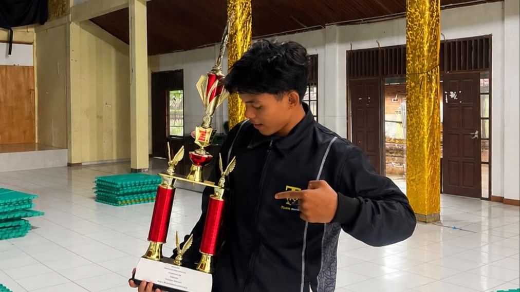 Bernas Ihsanul Fithri, Mahasiswa Teknik Elektro Universitas Bung Hatta Raih Juara 1 Pencak Silat Se-Pasaman Barat