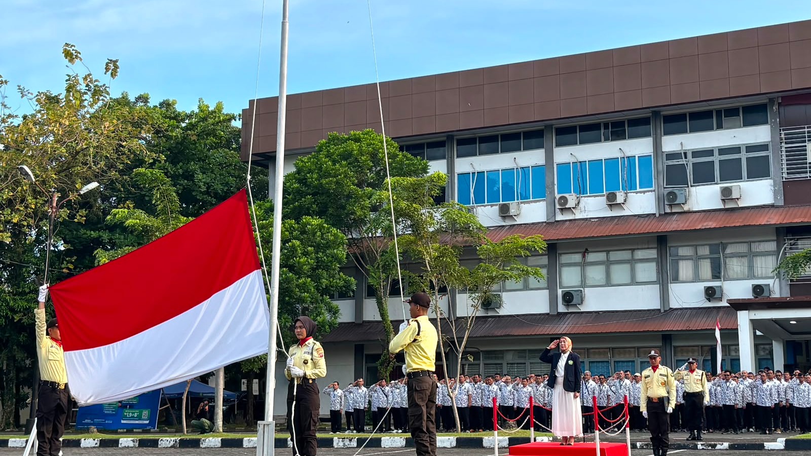 Universitas Bung Hatta Selenggarakan Upacara Peringatan HUT ke-81 Republik Indonesia