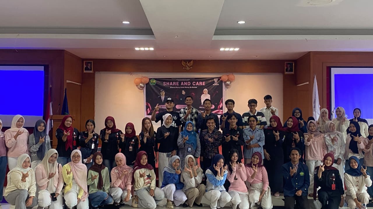 Manajemen Universitas Bung Hatta Gelar Share and Care untuk Mahasiswa Baru