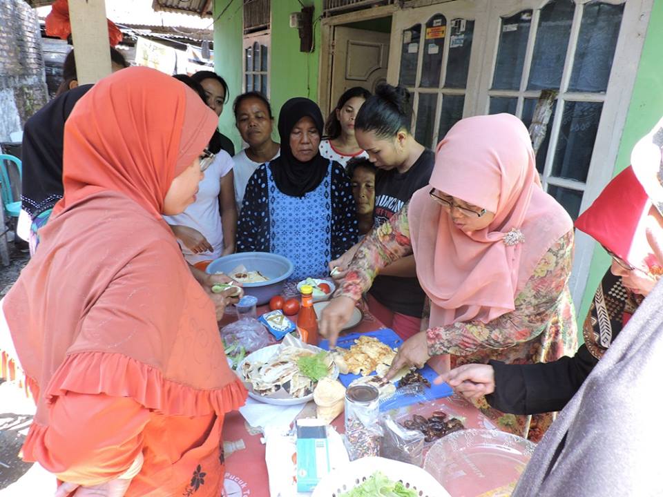 Dosen Teknik Kimia UBH Latih Masyarakat Purus Mengolah Bahan Pangan
