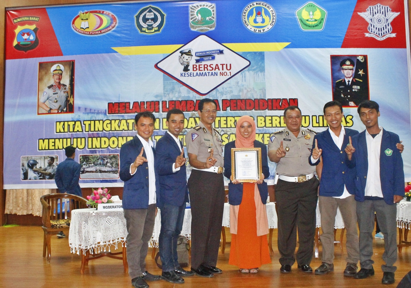 Mahasiswa Universitas Bung Hatta Juara III Debat Keselamatan Lalu Lintas