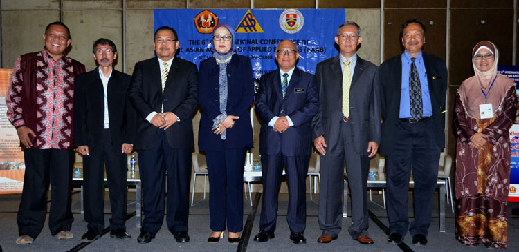 Rektor UBH Hadir Sebagai Keynote Speaker di  Asian Academy of Applied Business