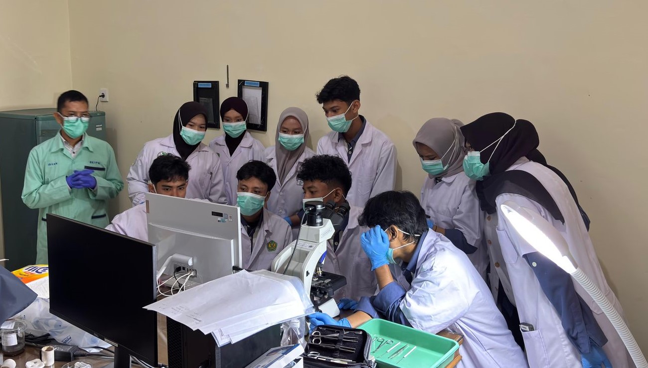 Kolaborasi Balai Karantina Hewan, Ikan, dan Tumbuhan Padang Dengan FPIK-UBH, Lakasanakan Praktikum Manajemen Kesehatan Ikan