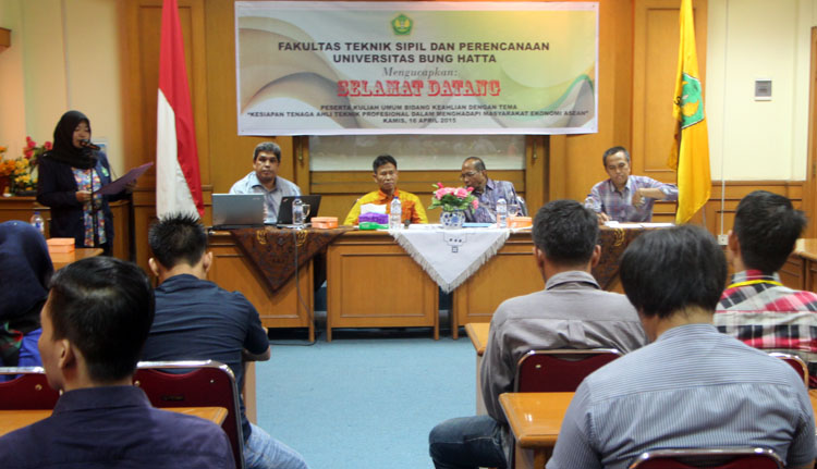 Sebelum Wisuda, Lulusan Fakultas Teknik Sipil dan Perencanaan  Dibekali Kesiapan Menghadapi MEA