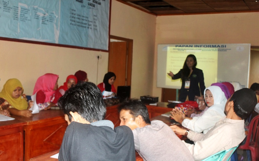 Mahasiswa KKN-PPM UBH Beri Penyuluhan Penggunaan Bahan Tambahan Makanan