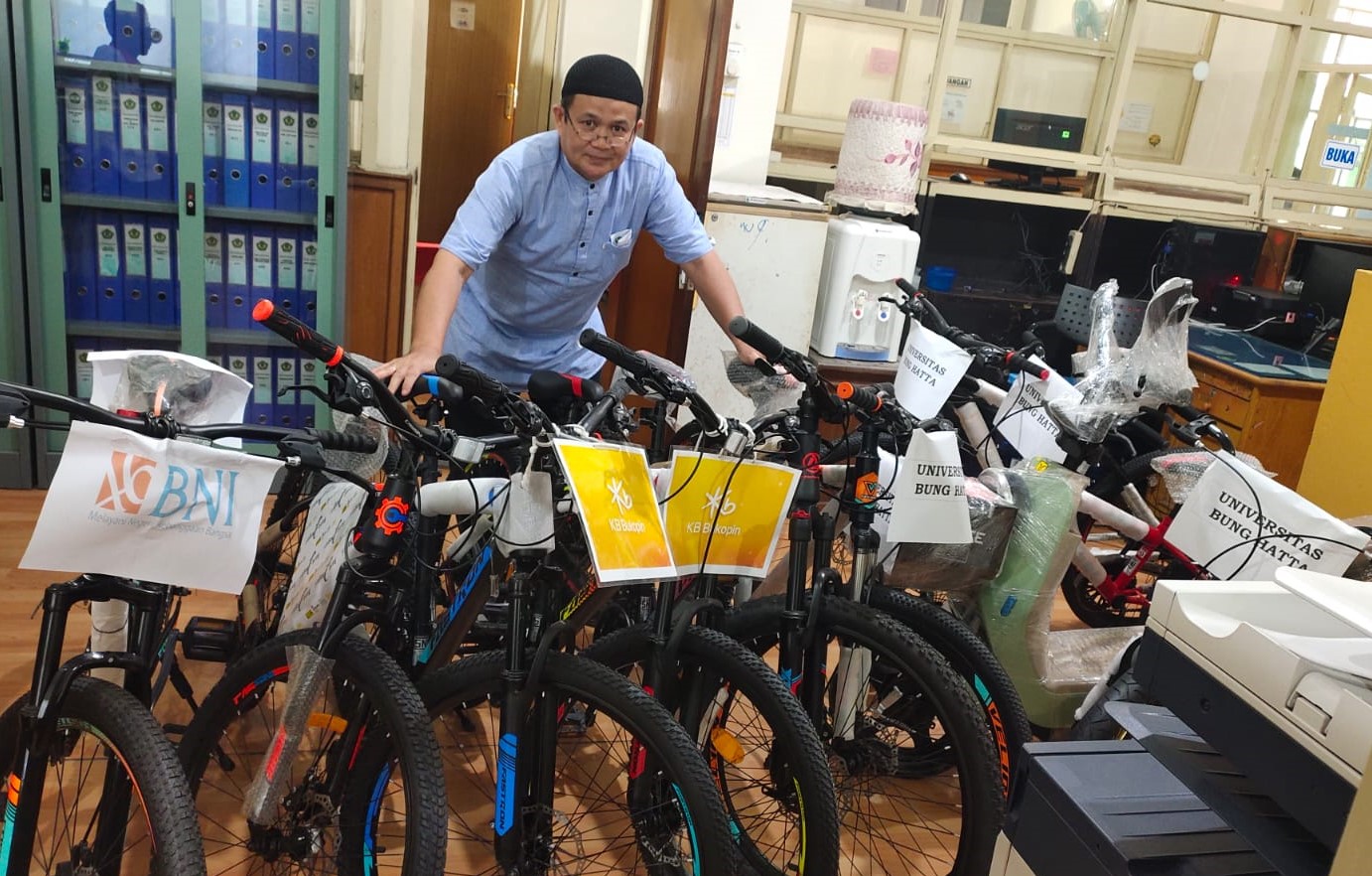 Jalan Santai Meriahkan Dies Natalis ke-42 Universitas Bung Hatta Bertabur Hadiah