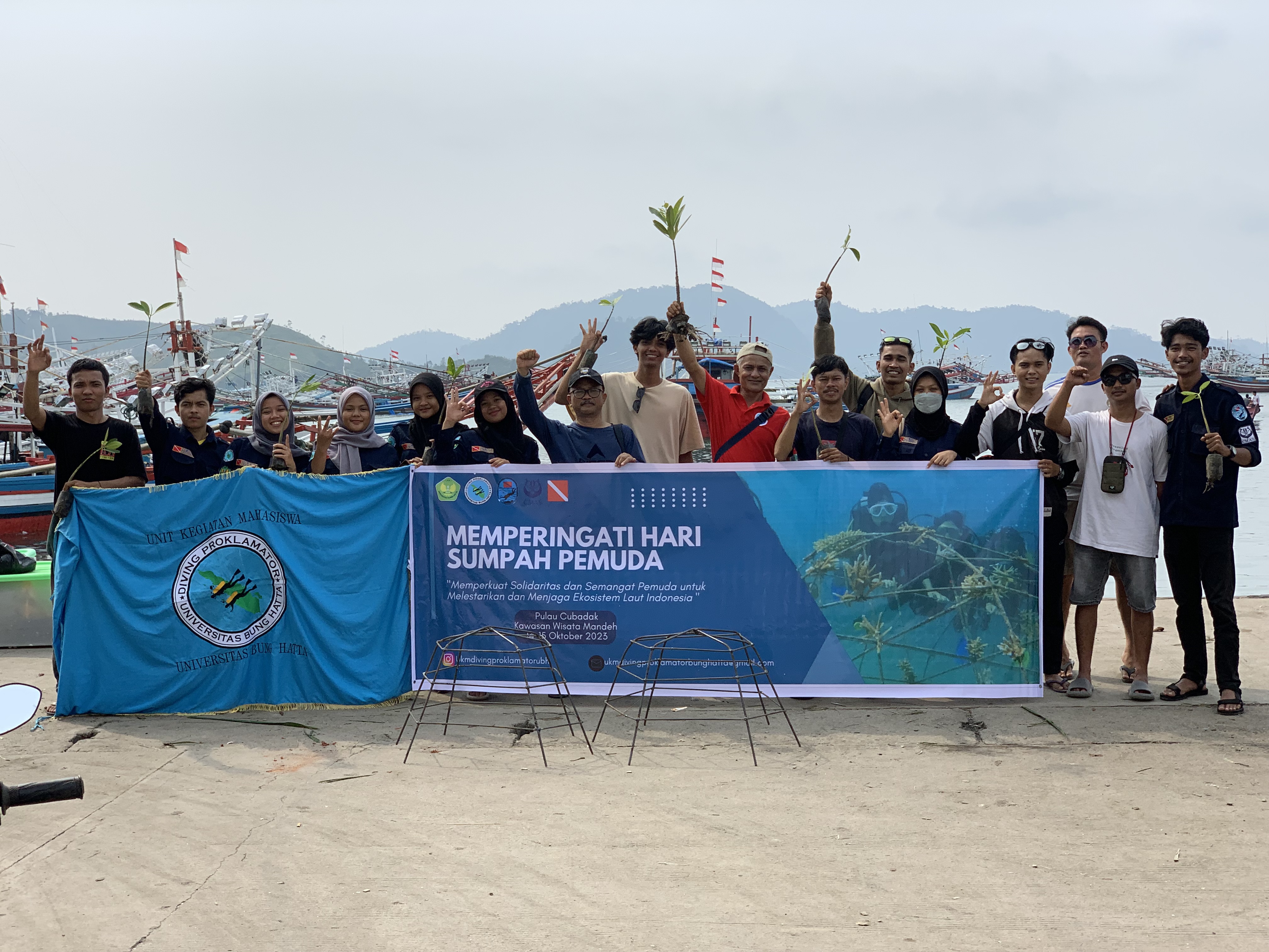 Jelang Peringatan Hari Sumpah Pemuda, UKM Diving Proklamator Universitas Bung Hatta Gelar "Aksi Muda Jaga Pesisir"