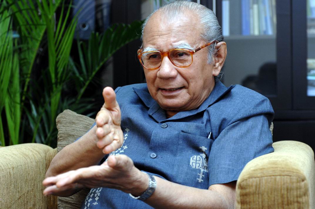 Prof. Emil Salim Akan Berikan Orasi Ilmiah di UBH : Mendayung Di Antara Dua Karang