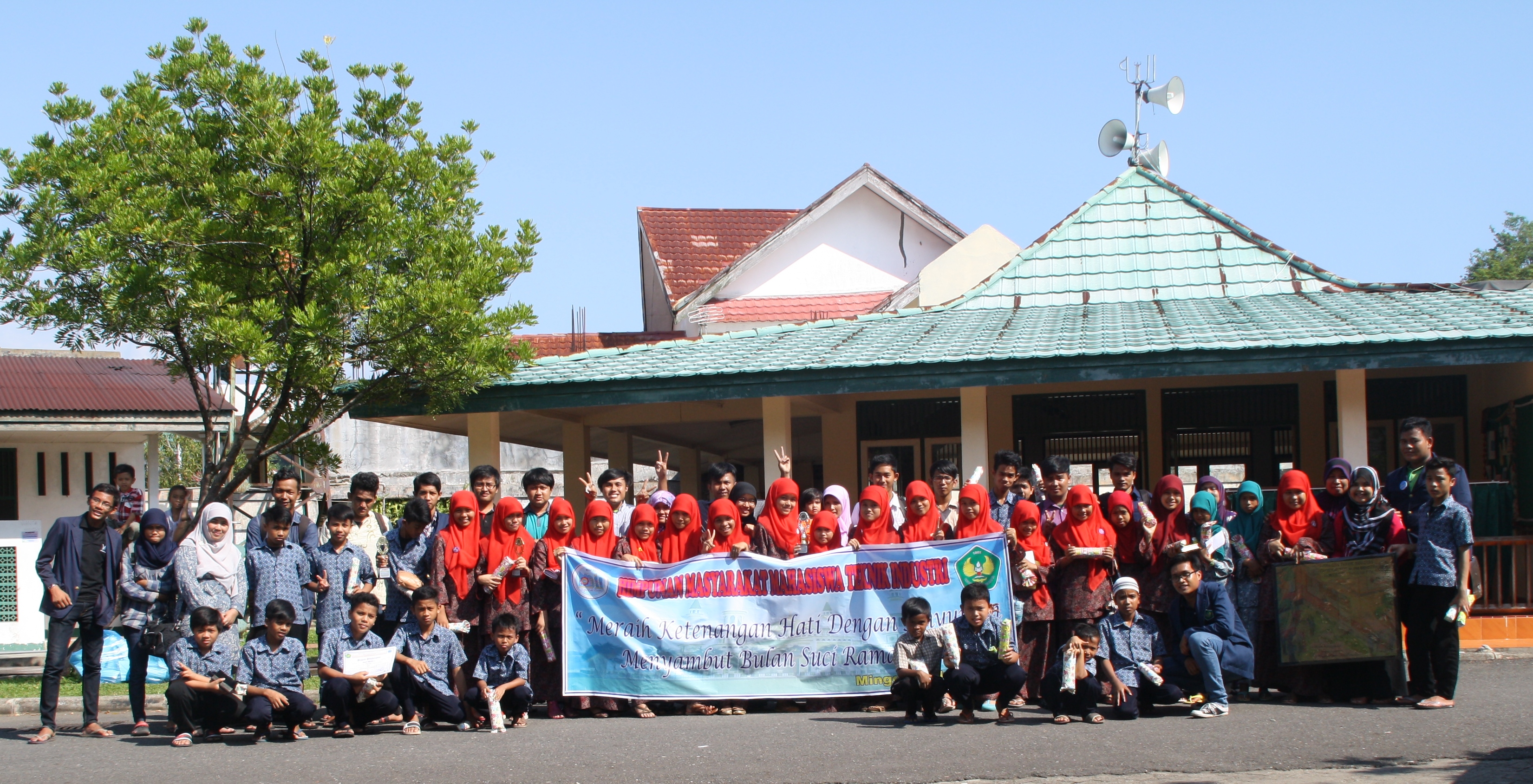 Teknik Industri UBH Gelar Bakti Sosial