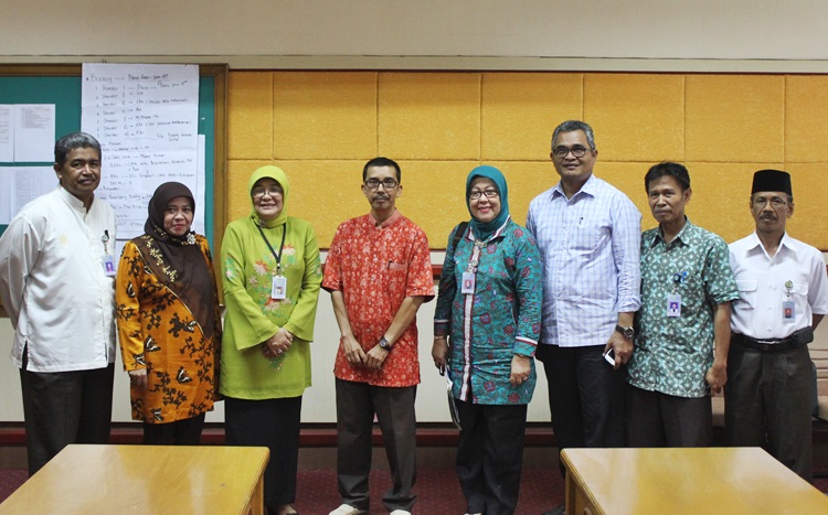 Wakil Rektor III Lepas Calon Jemaah Haji UBH